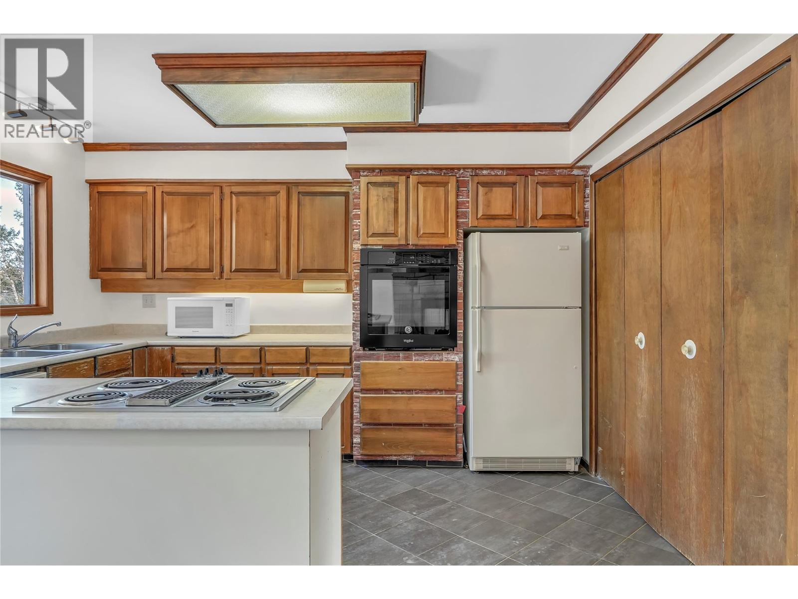 379 Mayne Avenue, Princeton, British Columbia  V0X 1W0 - Photo 3 - 10376565