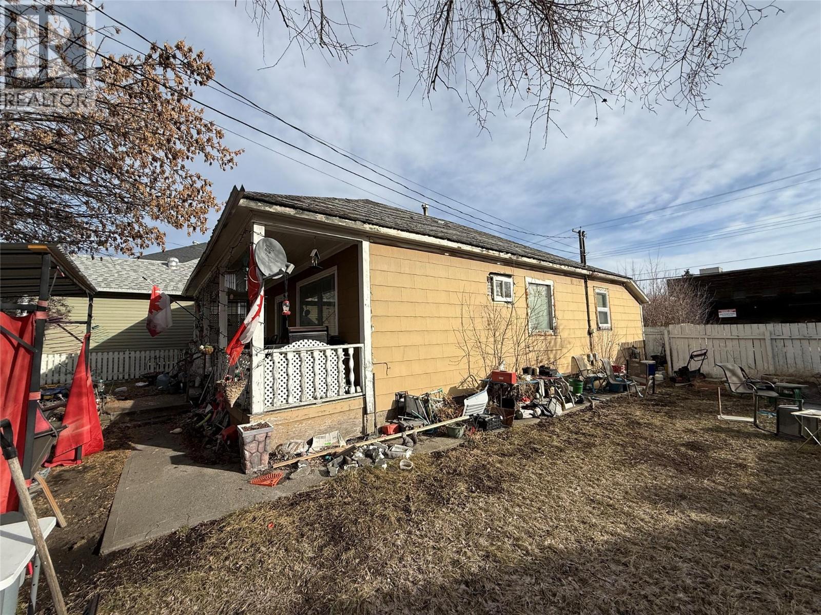 114 9th Avenue, Cranbrook, British Columbia  V1C 2M2 - Photo 2 - 10376474