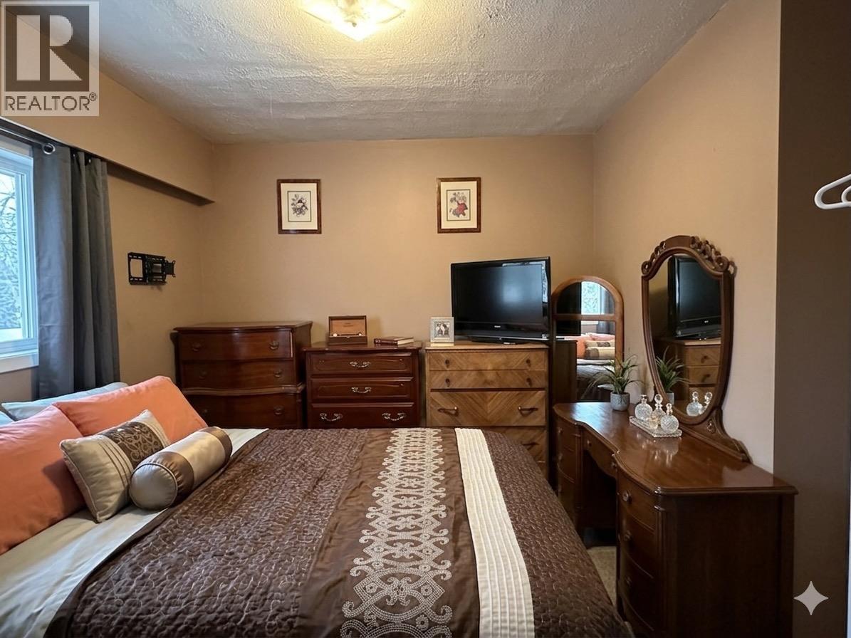 114 9th Avenue, Cranbrook, British Columbia  V1C 2M2 - Photo 5 - 10376474