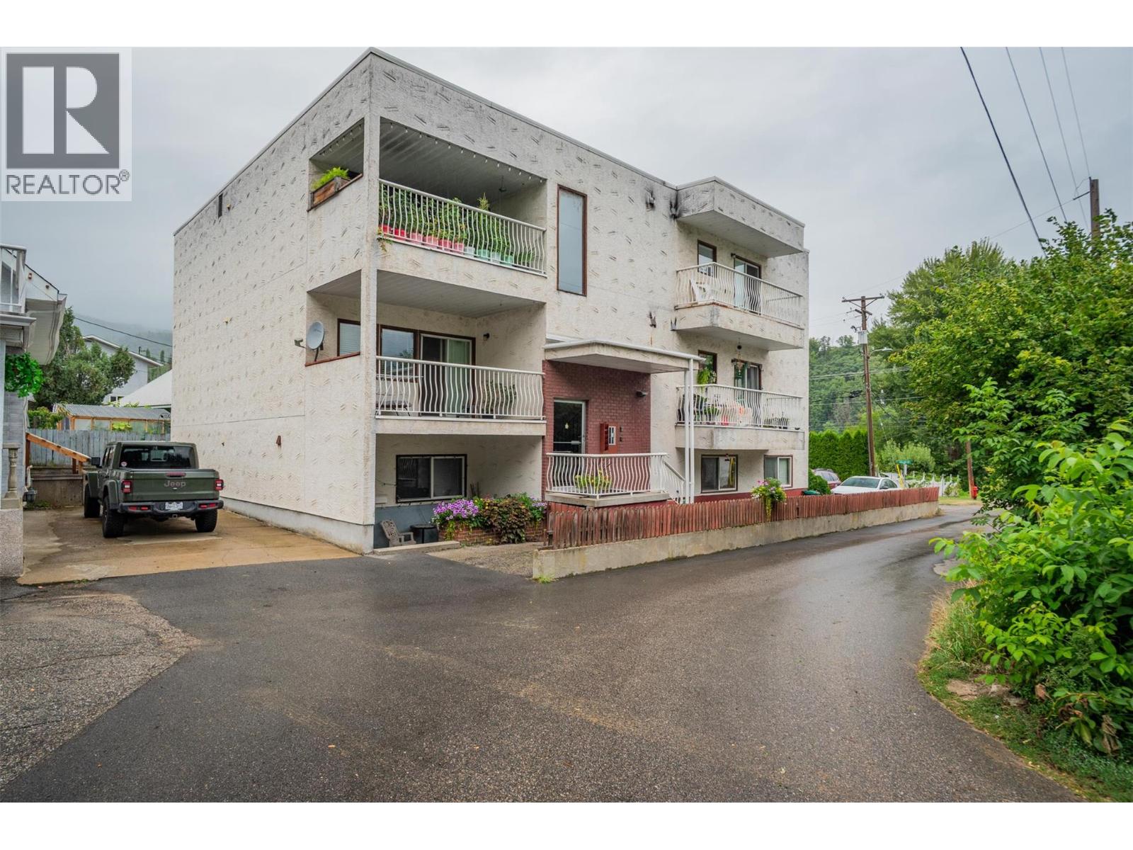 108 Colley Street, Warfield, British Columbia  V1R 2M2 - Photo 1 - 10376763