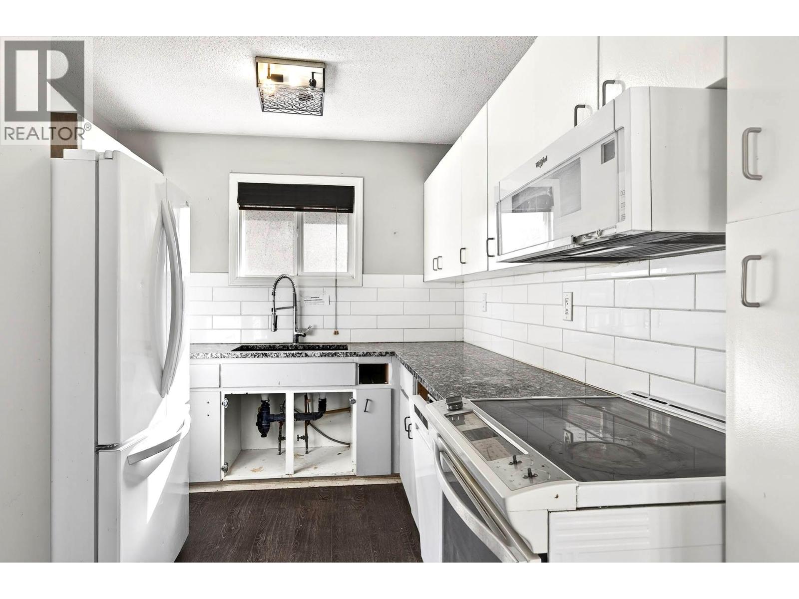 800 Valhalla Drive Unit# 110, Kamloops, British Columbia  V2B 1R8 - Photo 3 - 10376626