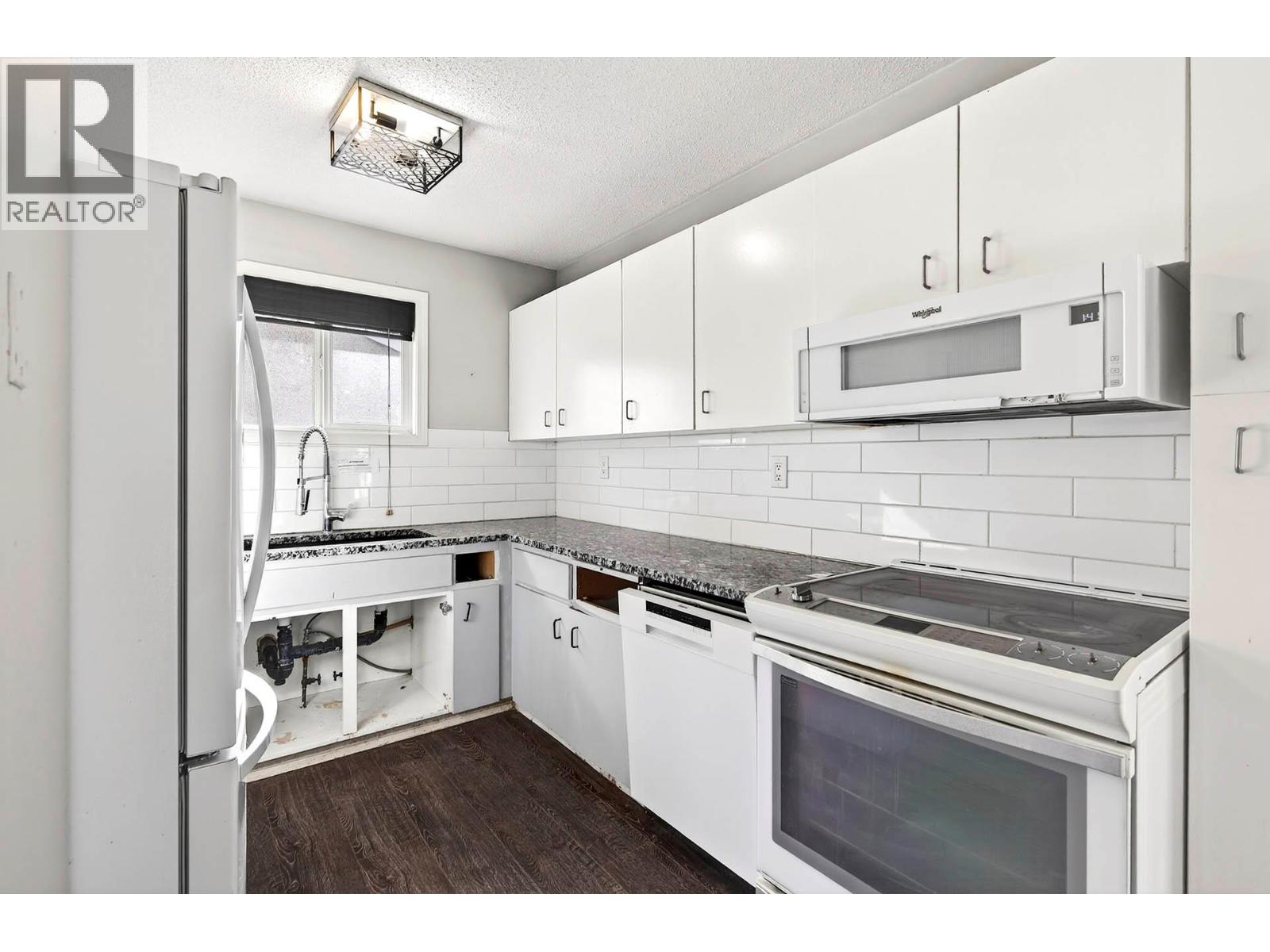 800 Valhalla Drive Unit# 110, Kamloops, British Columbia  V2B 1R8 - Photo 4 - 10376626