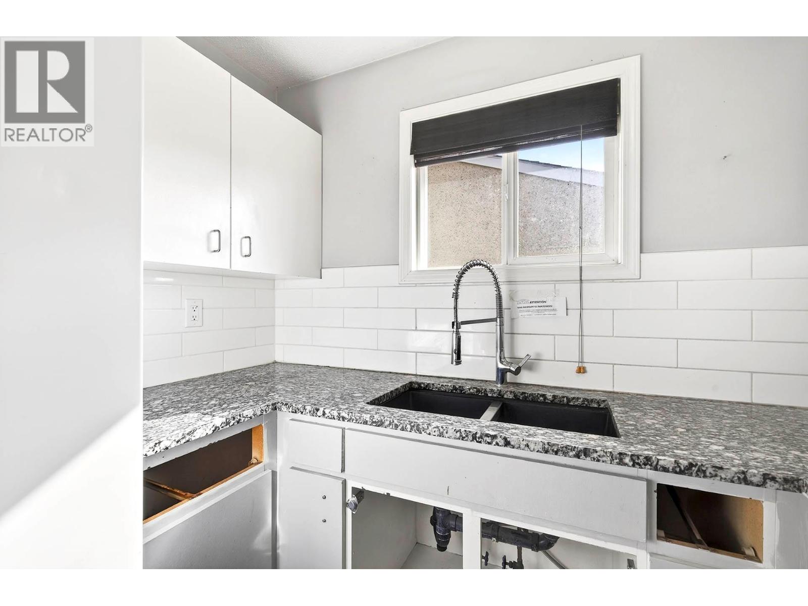 800 Valhalla Drive Unit# 110, Kamloops, British Columbia  V2B 1R8 - Photo 5 - 10376626