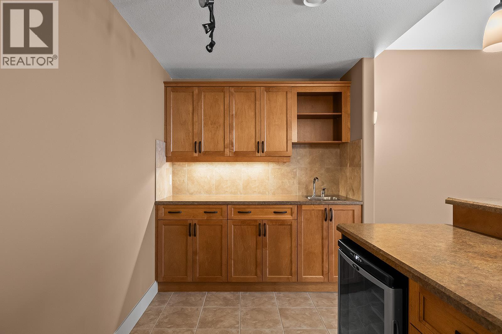 2450 Selkirk Drive Unit# 3, Kelowna, British Columbia  V1V 2Z5 - Photo 40 - 10376842