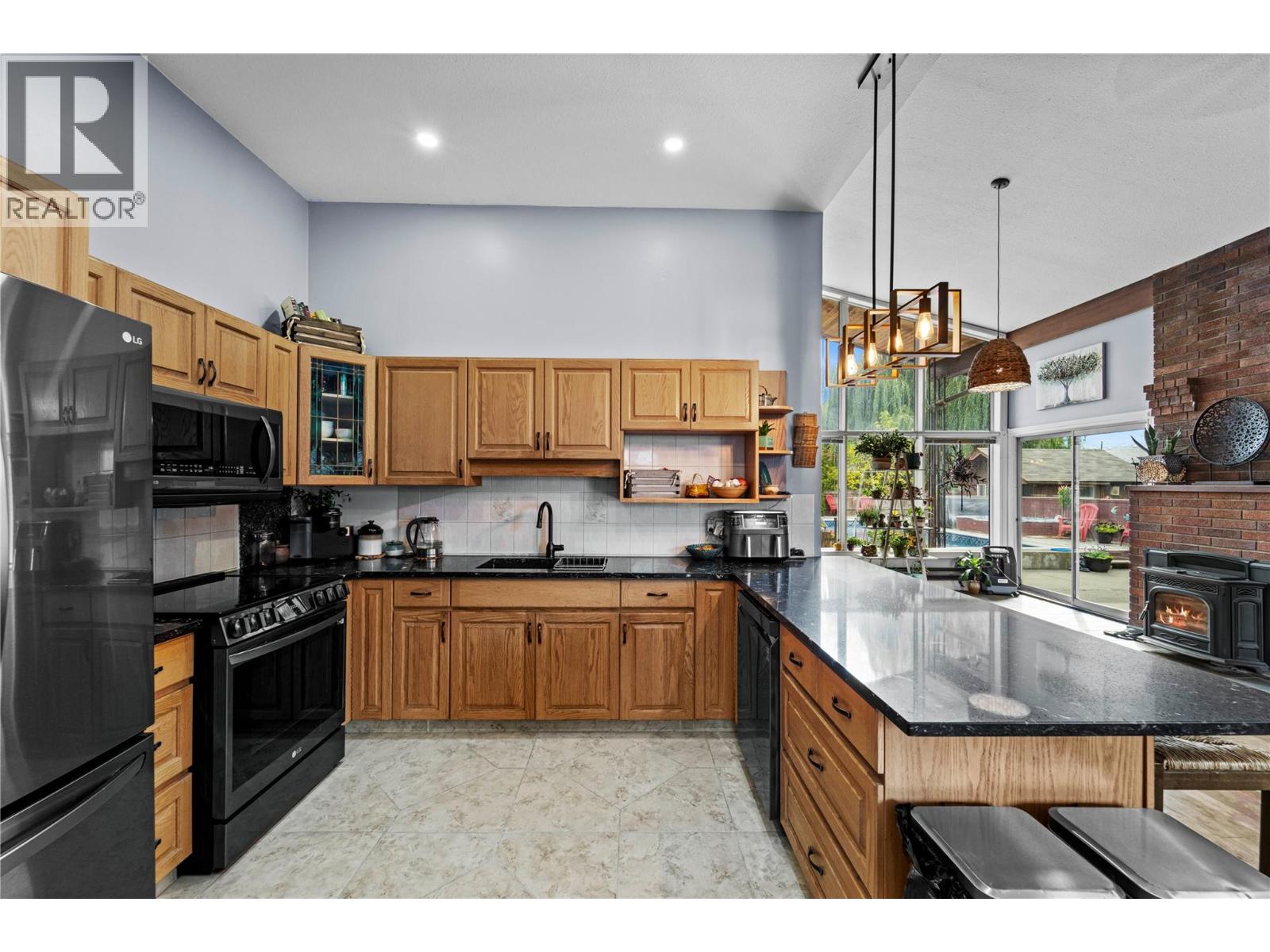 1732 Granite Avenue, Merritt, British Columbia  V1K 1B8 - Photo 12 - 10376804