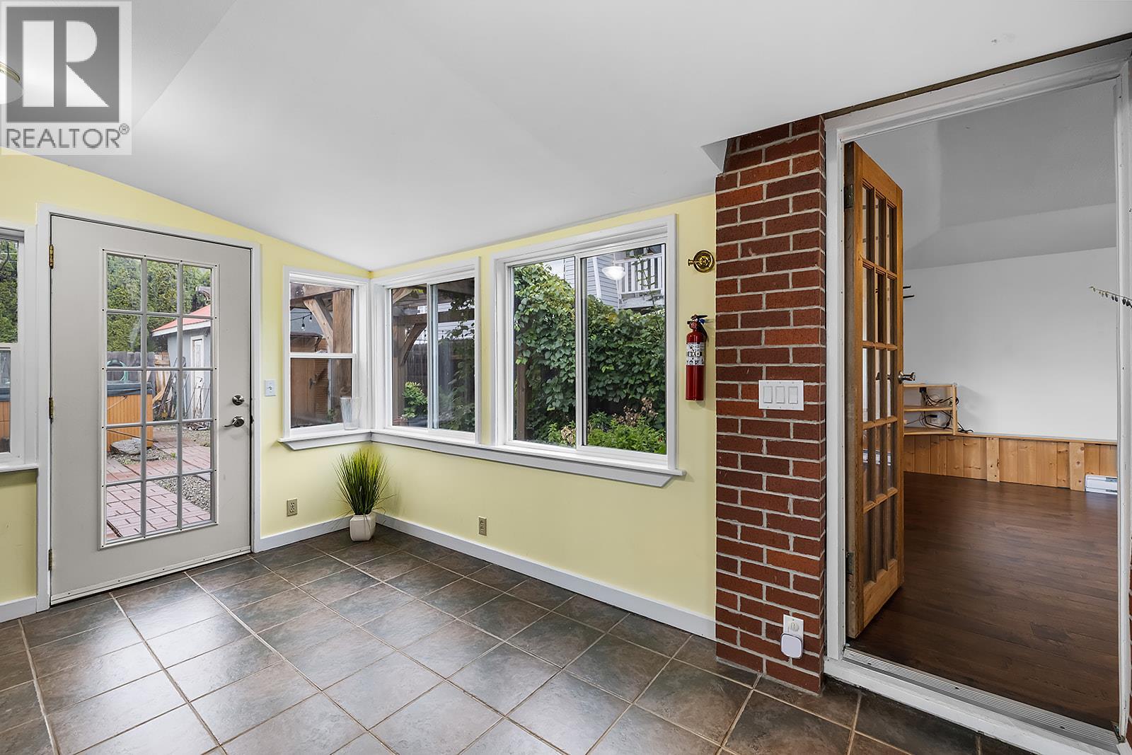 1417b Hillside Street, Creston, British Columbia  V0B 1G4 - Photo 12 - 10376375