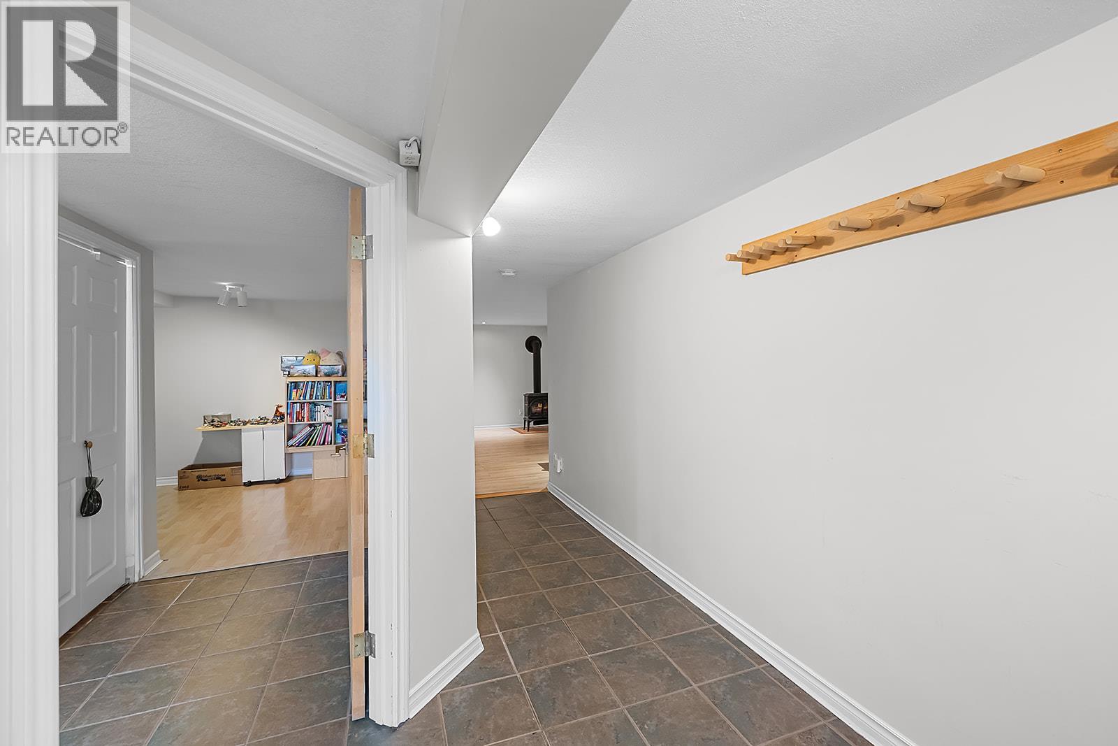 1417b Hillside Street, Creston, British Columbia  V0B 1G4 - Photo 21 - 10376375