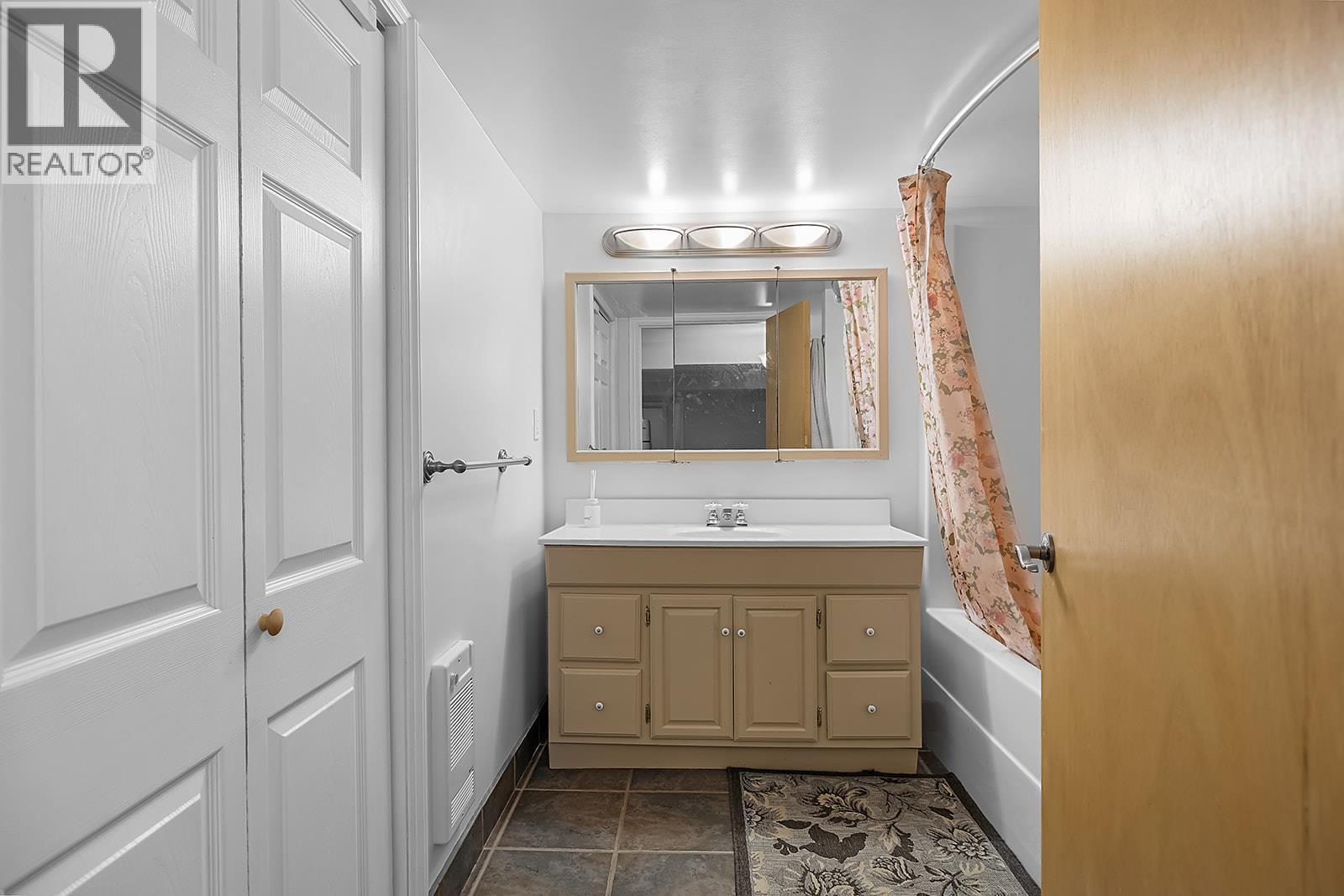 1417b Hillside Street, Creston, British Columbia  V0B 1G4 - Photo 27 - 10376375