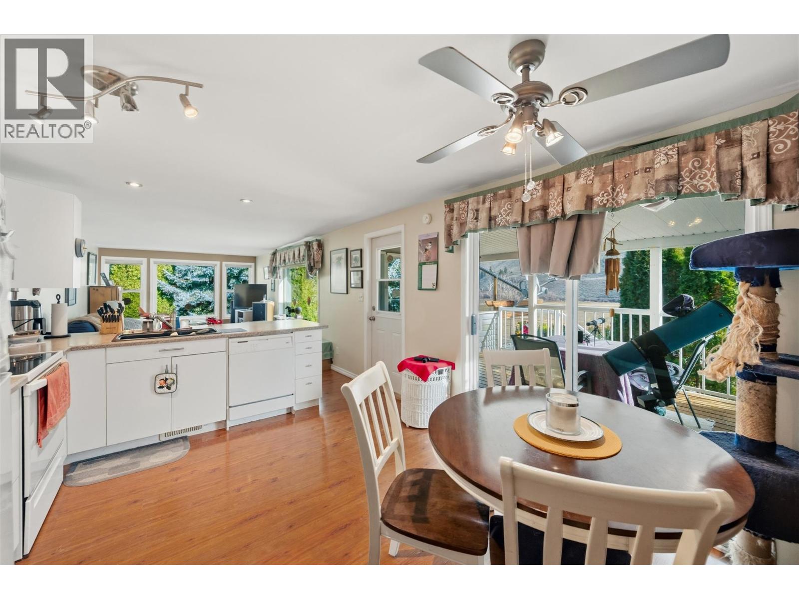 1292 Highway 3a Unit# 30, Keremeos, British Columbia  V0X 1N4 - Photo 2 - 10376835