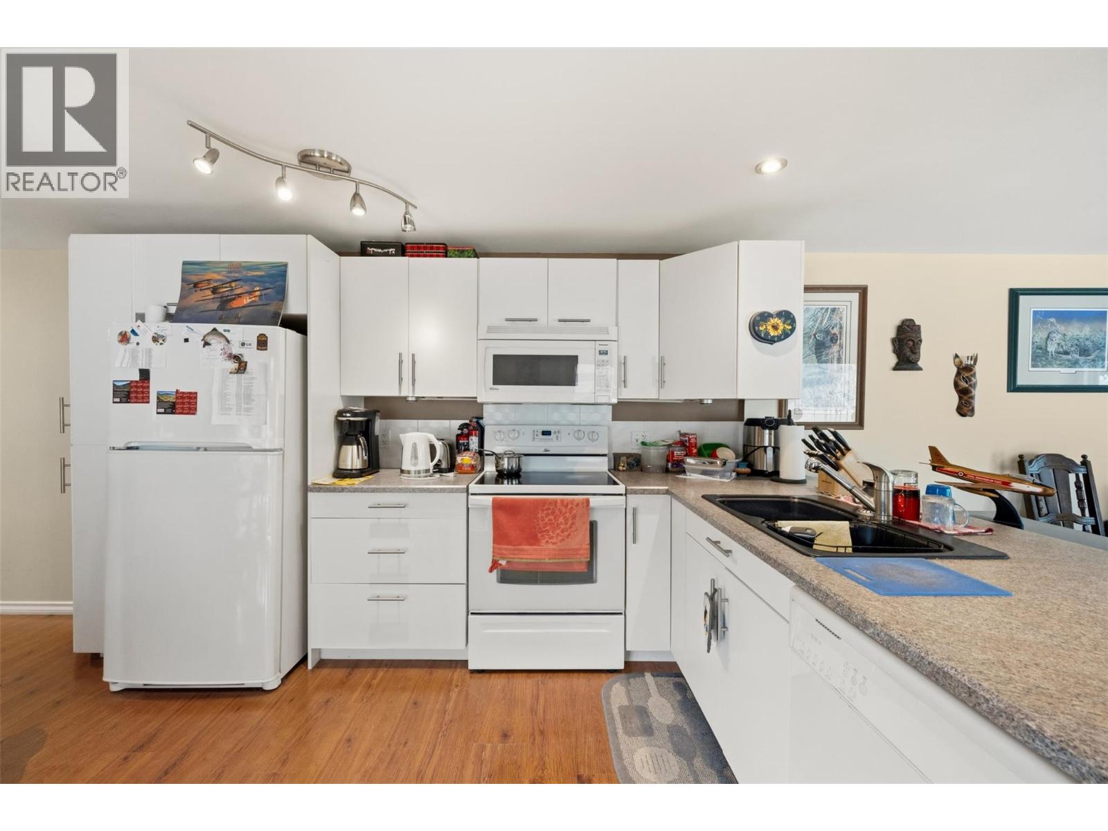 1292 Highway 3a Unit# 30, Keremeos, British Columbia  V0X 1N4 - Photo 4 - 10376835