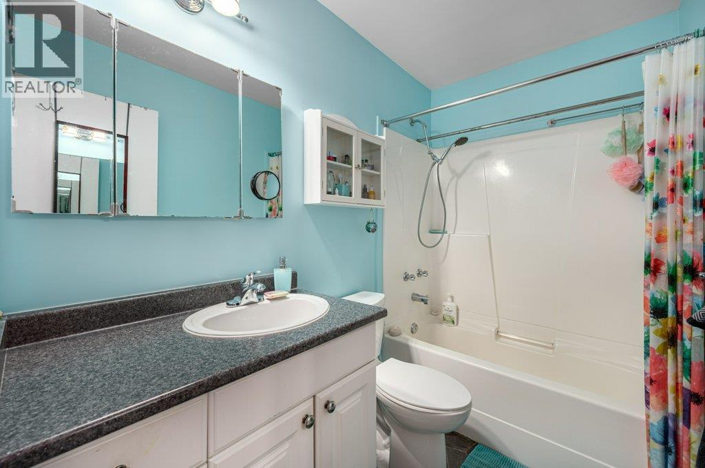 2695 Young Place, Kamloops, British Columbia  V2B 8A4 - Photo 12 - 10376832