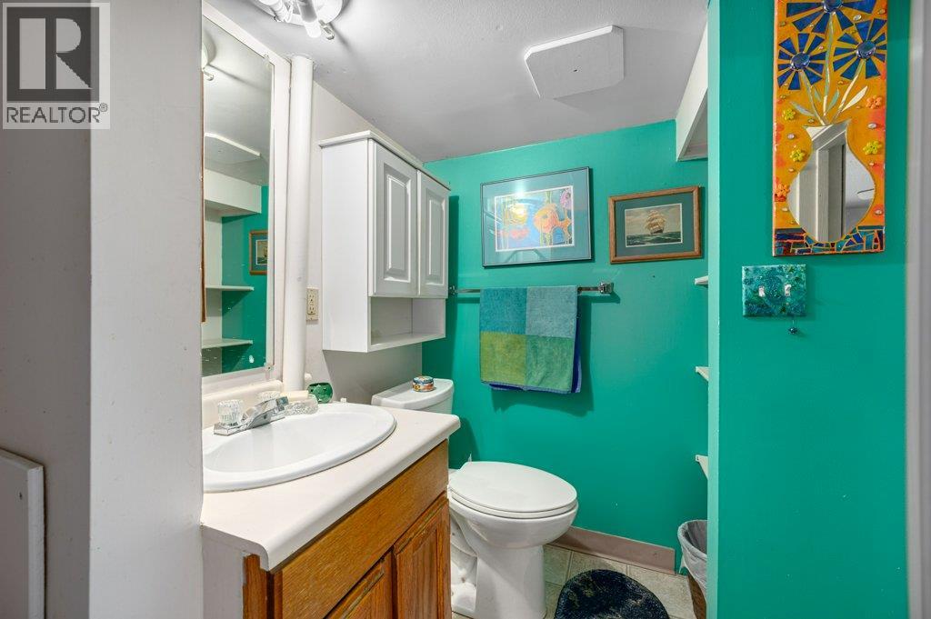 2695 Young Place, Kamloops, British Columbia  V2B 8A4 - Photo 18 - 10376832