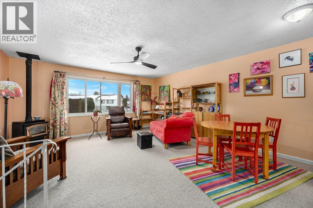 2695 Young Place, Kamloops, British Columbia  V2B 8A4 - Photo 5 - 10376832
