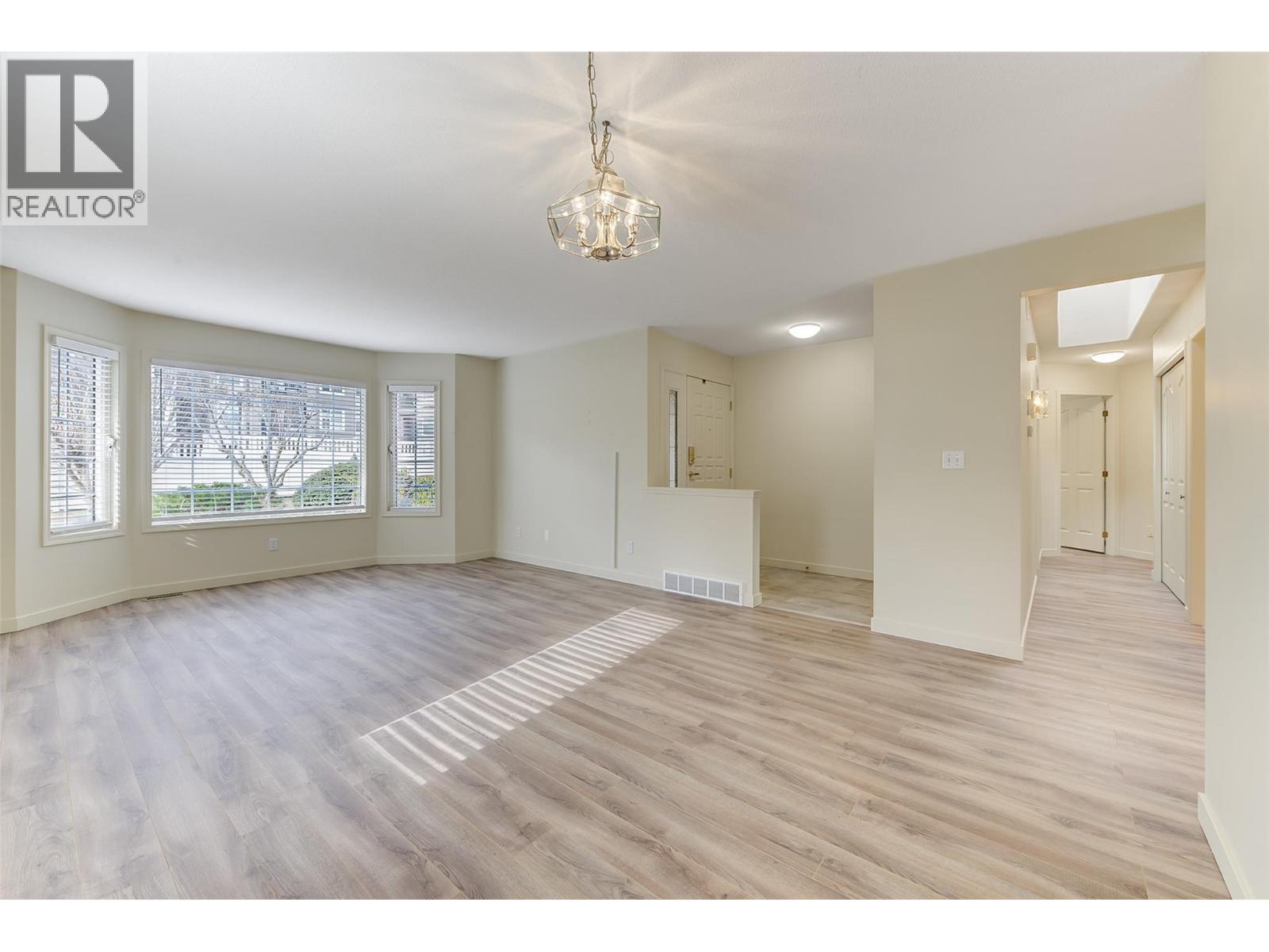 595 Yates Road Unit# 203, Kelowna, British Columbia  V1V 1P8 - Photo 2 - 10375713