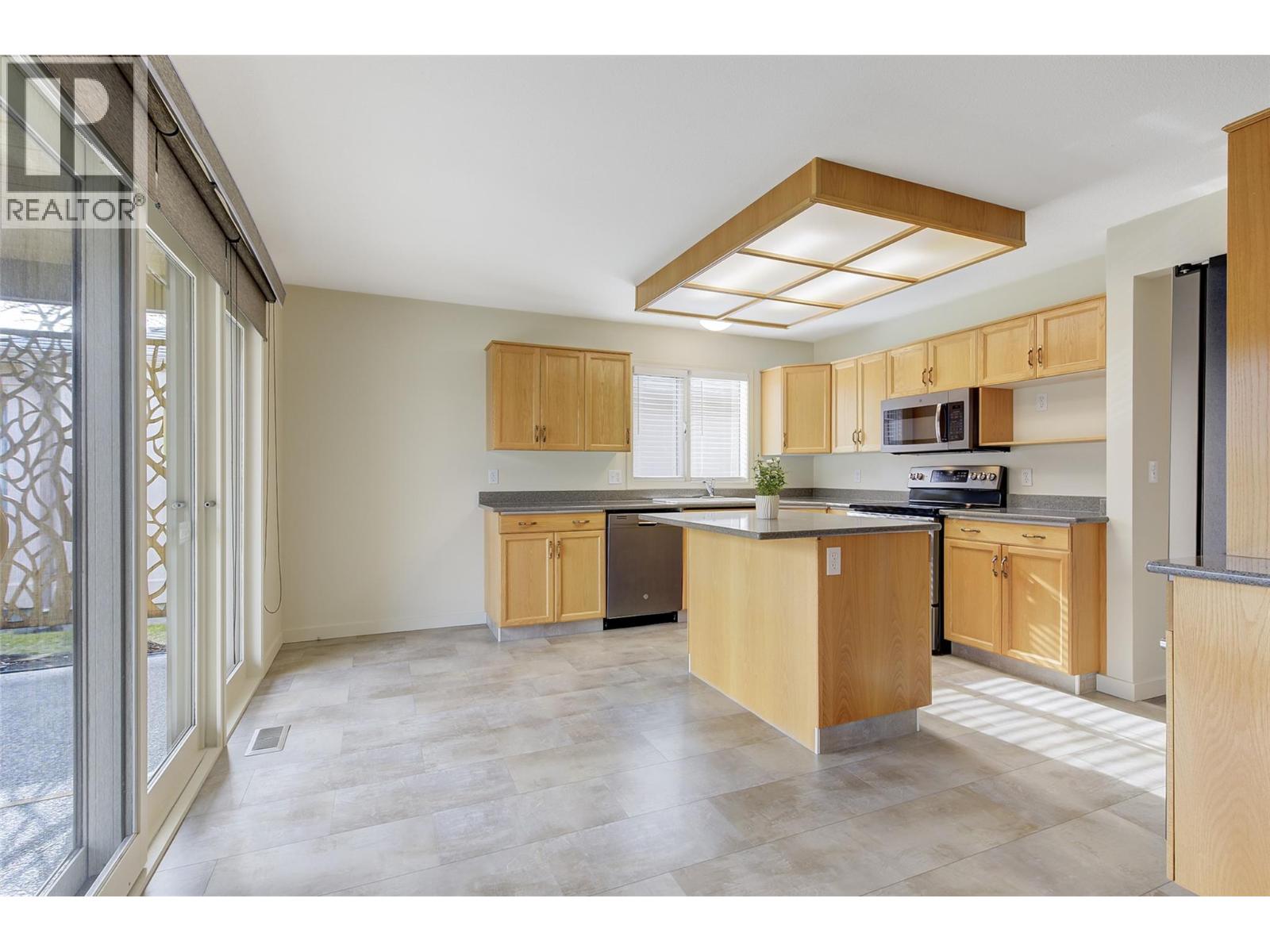 595 Yates Road Unit# 203, Kelowna, British Columbia  V1V 1P8 - Photo 5 - 10375713