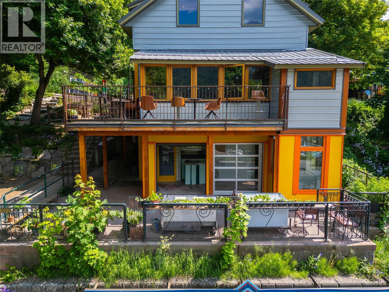 512 Hendryx Street, Nelson, British Columbia  V1L 2A8 - Photo 1 - 10376940