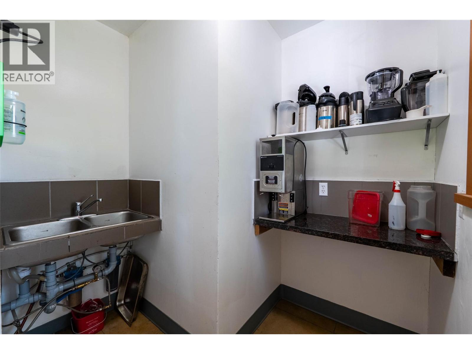 512 Hendryx Street, Nelson, British Columbia  V1L 2A8 - Photo 17 - 10376940