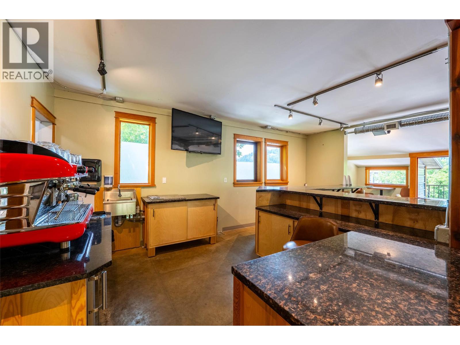 512 Hendryx Street, Nelson, British Columbia  V1L 2A8 - Photo 7 - 10376940