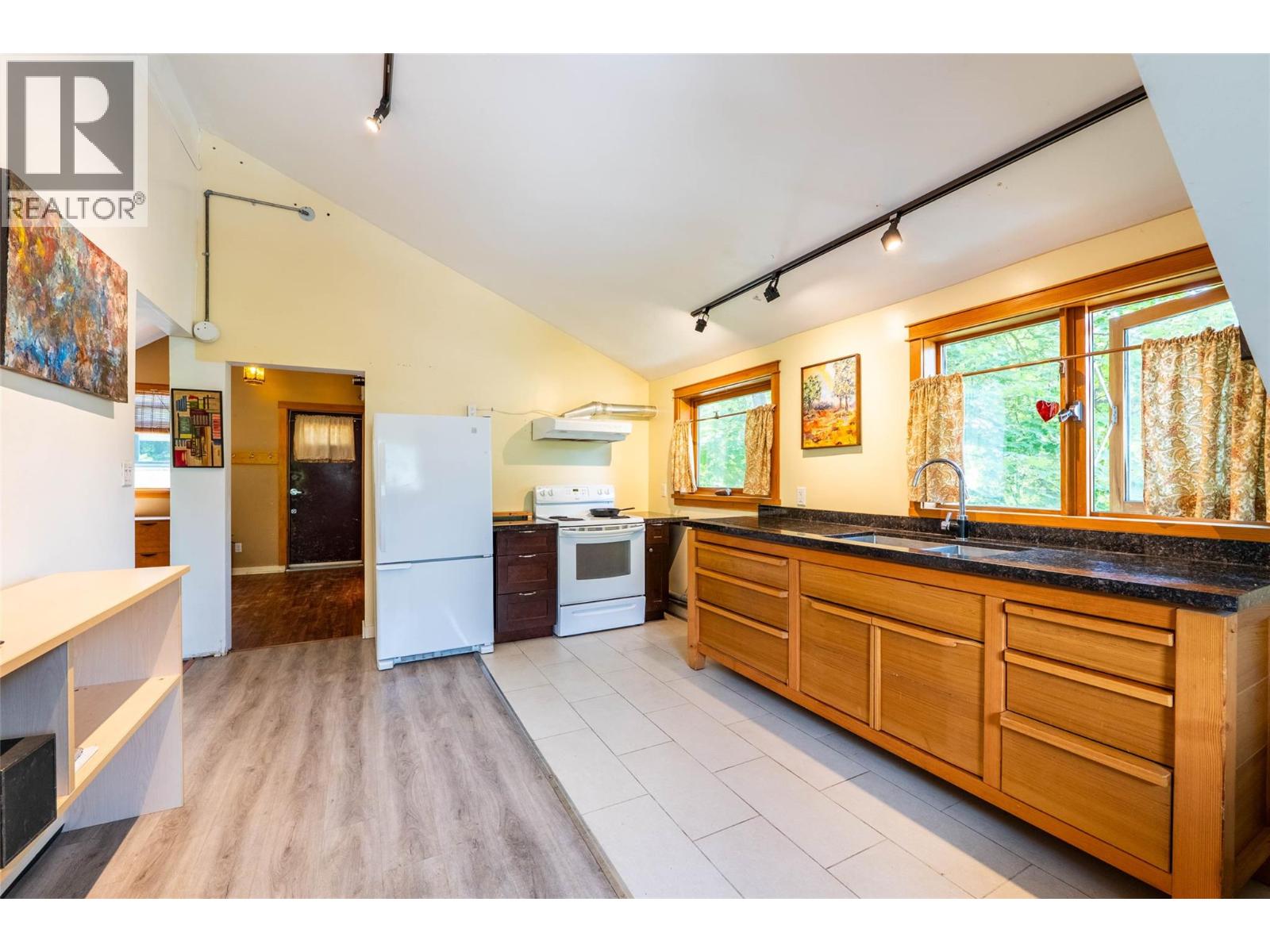 512 Hendryx Street, Nelson, British Columbia  V1L 2A8 - Photo 70 - 10376940