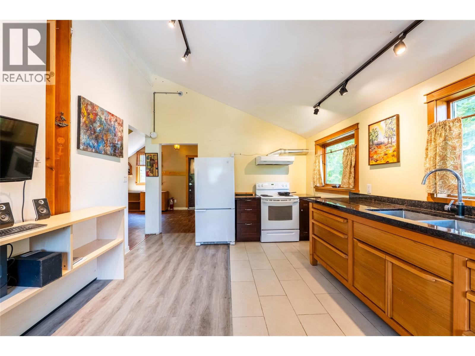 512 Hendryx Street, Nelson, British Columbia  V1L 2A8 - Photo 71 - 10376940