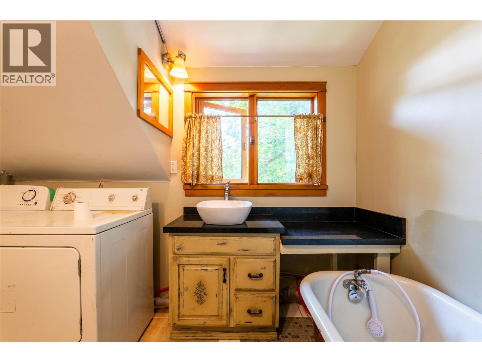 512 Hendryx Street, Nelson, British Columbia  V1L 2A8 - Photo 76 - 10376940