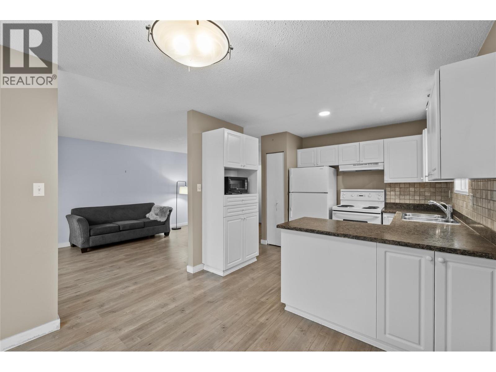 740 Walkem Road, Kamloops, British Columbia  V2B 7M6 - Photo 17 - 10376742