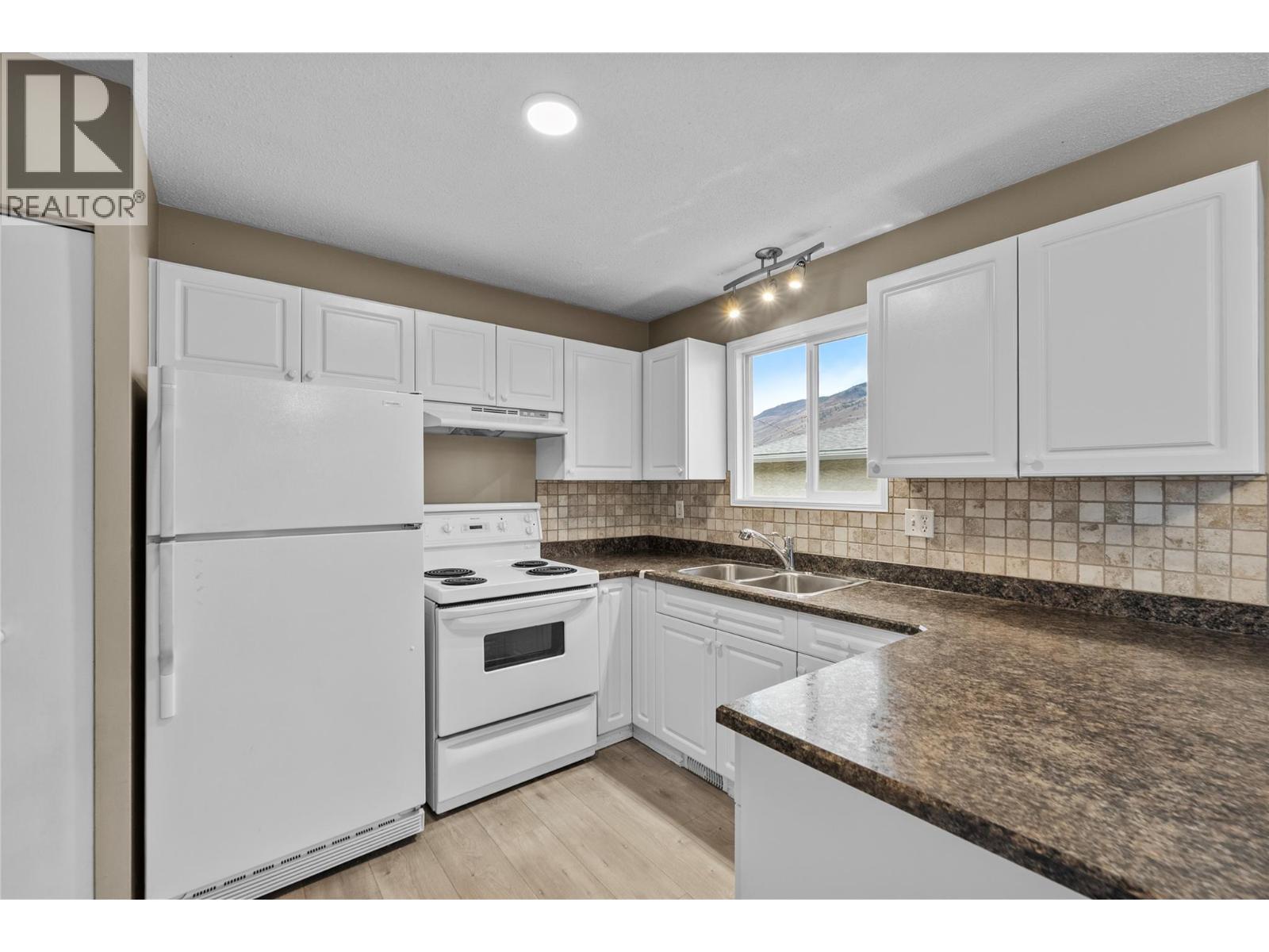 740 Walkem Road, Kamloops, British Columbia  V2B 7M6 - Photo 18 - 10376742