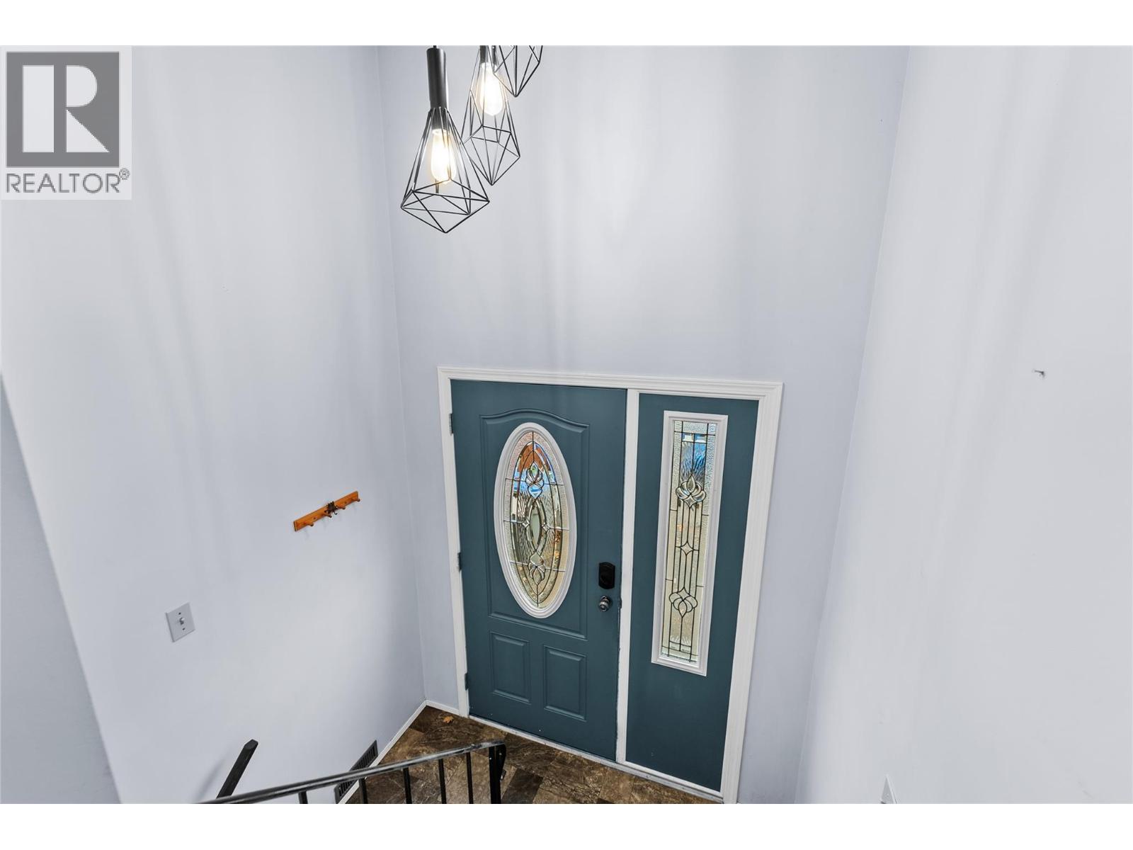 740 Walkem Road, Kamloops, British Columbia  V2B 7M6 - Photo 6 - 10376742