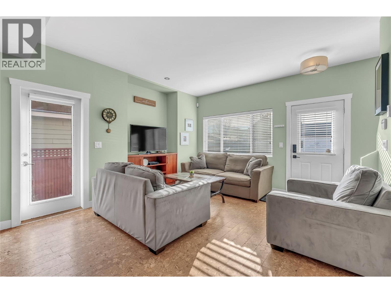 584 Westminster Avenue W Unit# 102, Penticton, British Columbia  V2A 1K6 - Photo 4 - 10376944