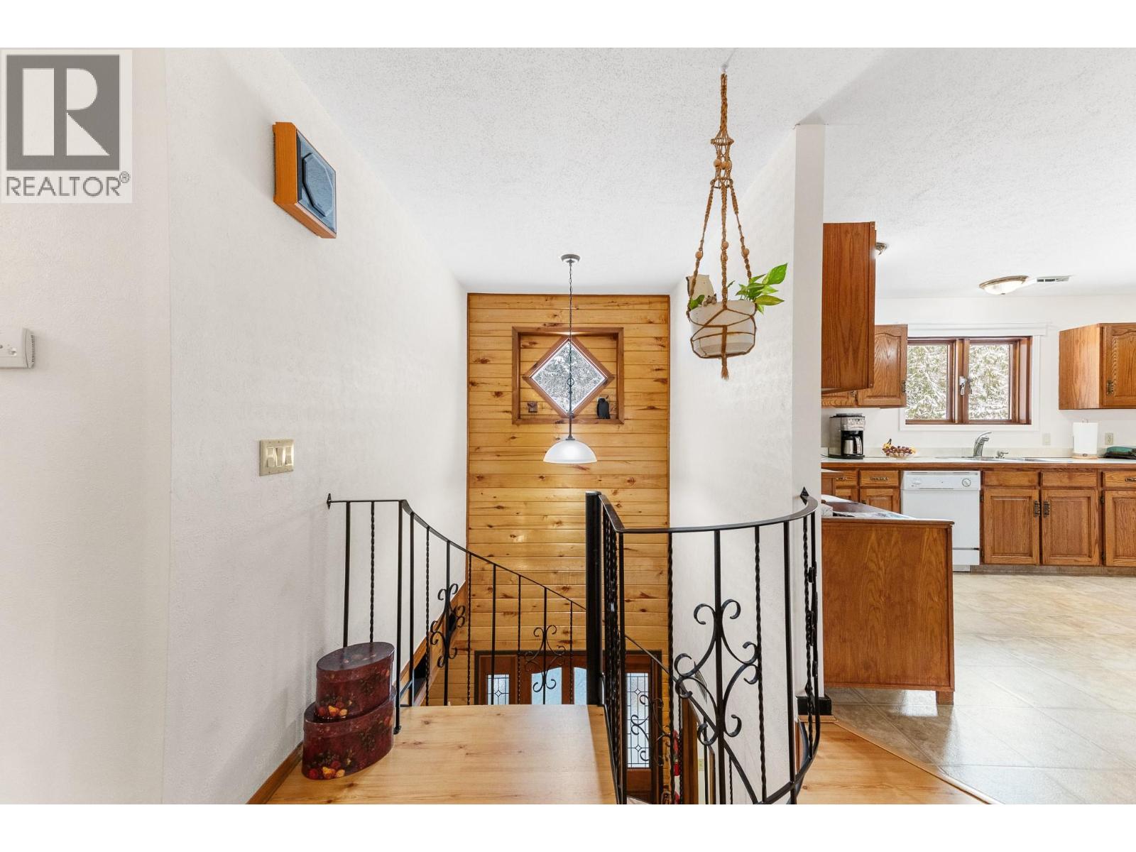 5110 Vance Road, Creston, British Columbia  V0B 1C1 - Photo 8 - 10376448