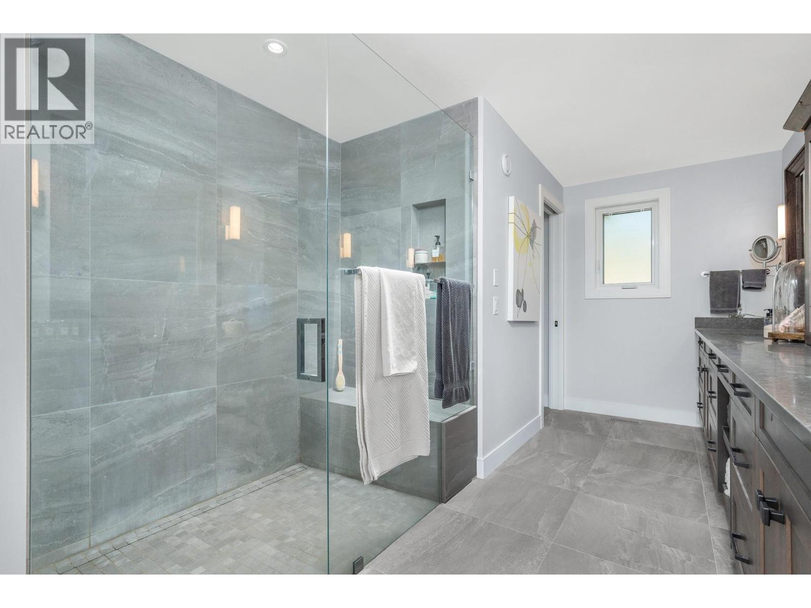 7212 Mountridge Place, Vernon, British Columbia  V1B 3S8 - Photo 29 - 10376775