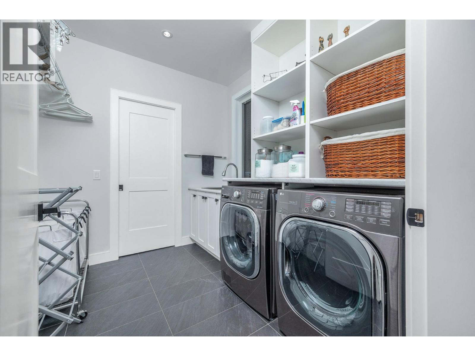 7212 Mountridge Place, Vernon, British Columbia  V1B 3S8 - Photo 32 - 10376775