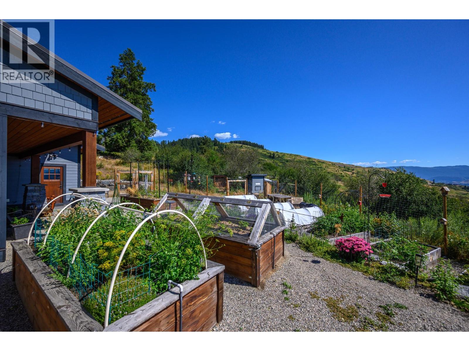 7212 Mountridge Place, Vernon, British Columbia  V1B 3S8 - Photo 65 - 10376775