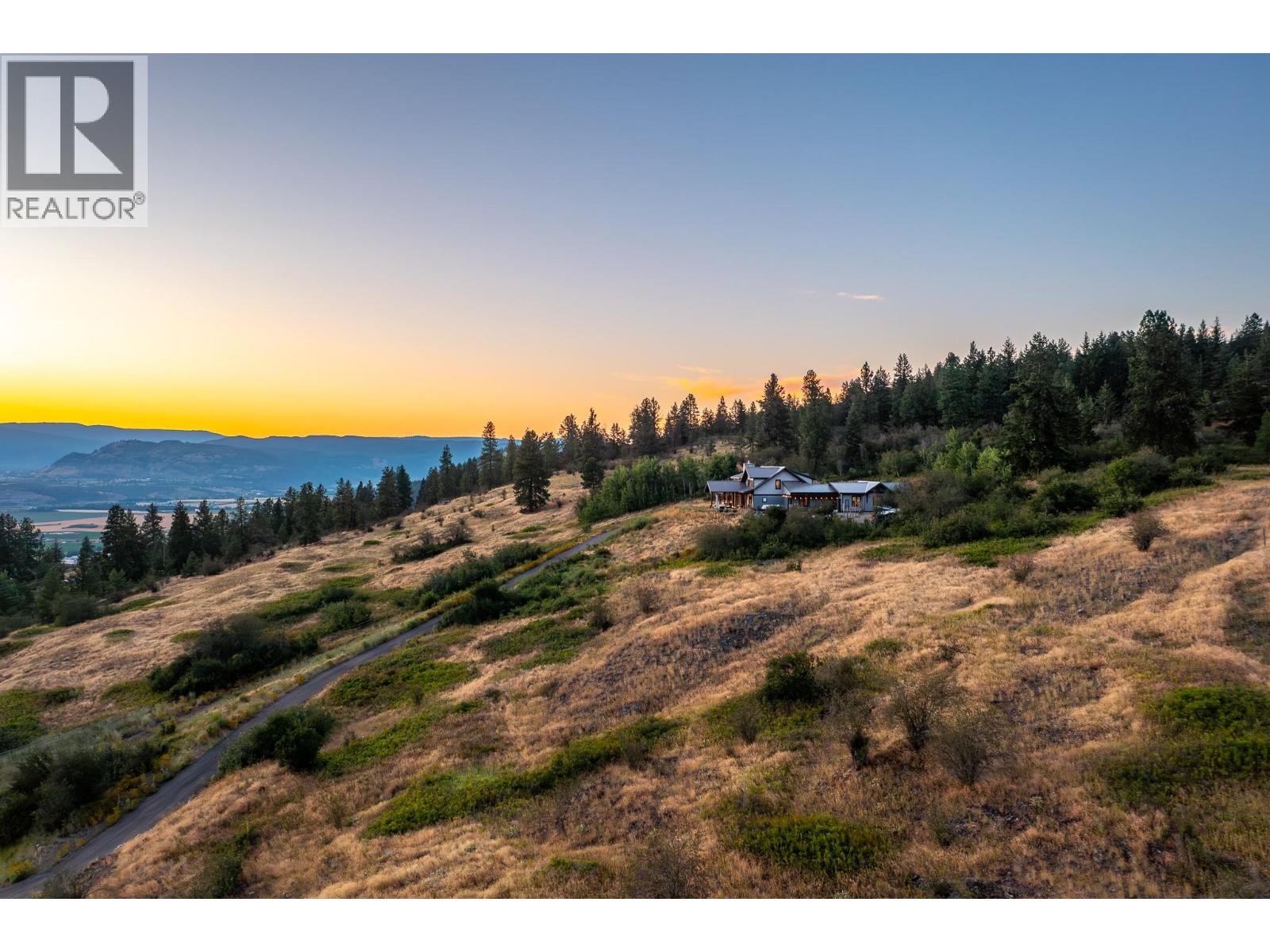 7212 Mountridge Place, Vernon, British Columbia  V1B 3S8 - Photo 8 - 10376775