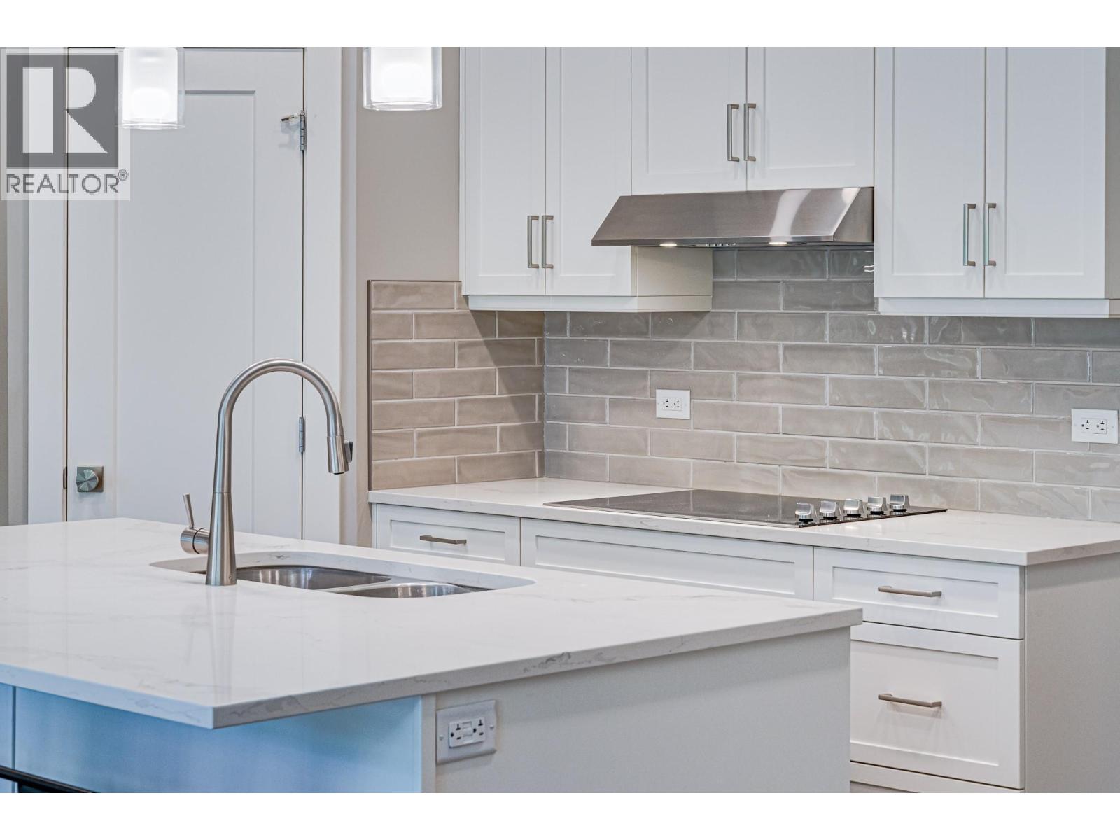 2041 Golden Eagle Drive, Sparwood, British Columbia  V0B 2G2 - Photo 10 - 10376840