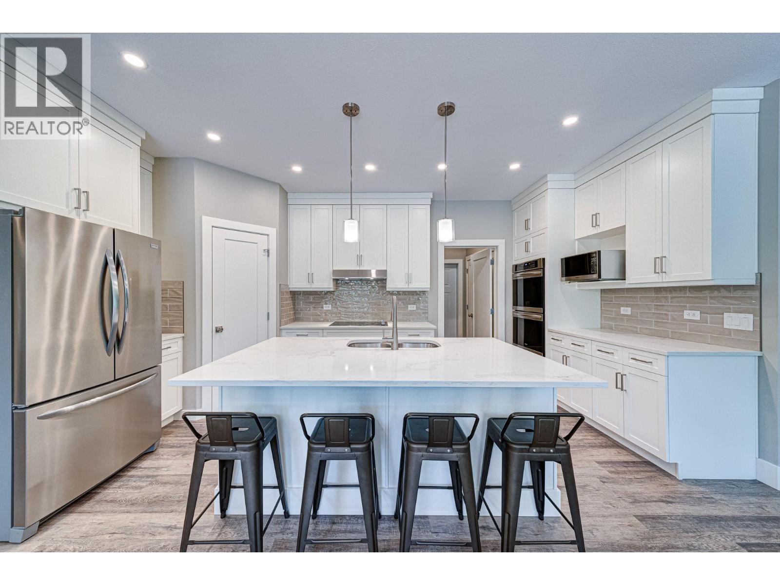 2041 Golden Eagle Drive, Sparwood, British Columbia  V0B 2G2 - Photo 4 - 10376840