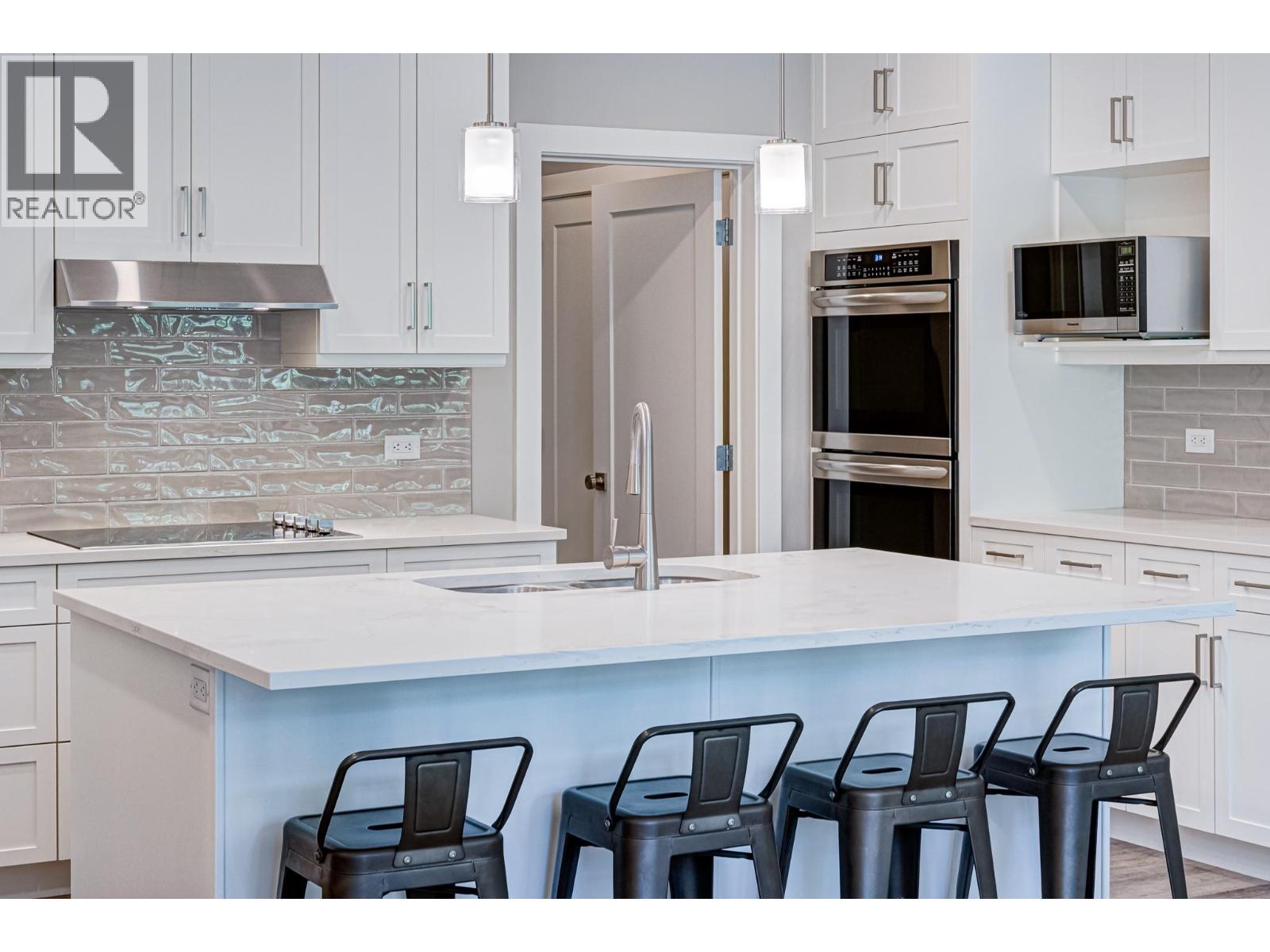 2041 Golden Eagle Drive, Sparwood, British Columbia  V0B 2G2 - Photo 7 - 10376840