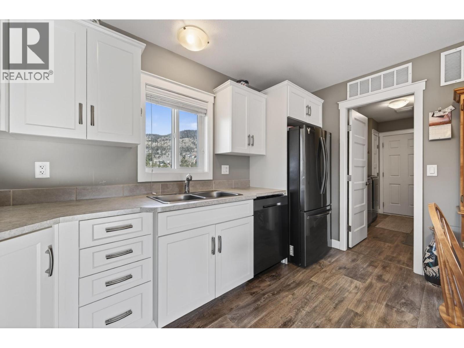 2573 Spring Bank Avenue, Merritt, British Columbia  V1K 1S1 - Photo 9 - 10376569