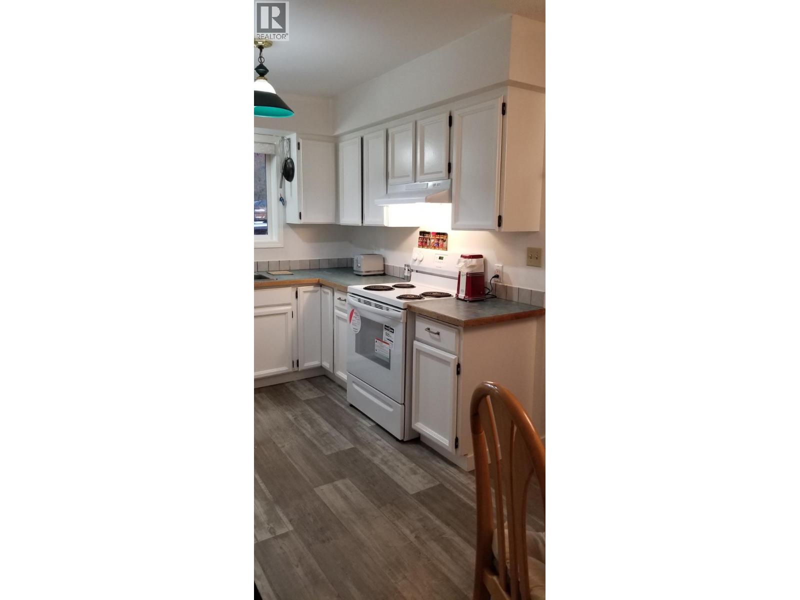 914 Columbia Crescent, Nakusp, British Columbia  V0G 1R0 - Photo 3 - 10376996