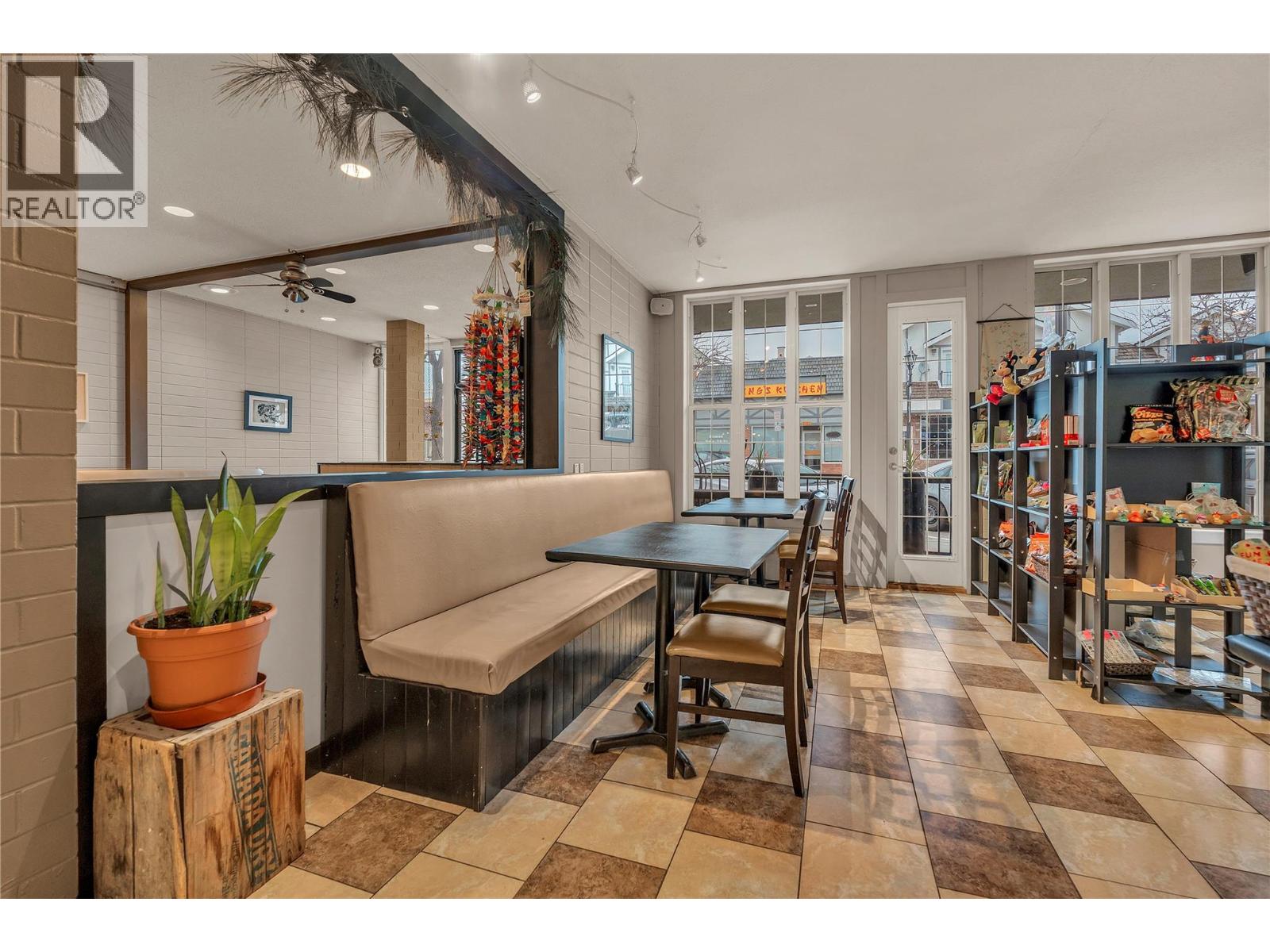 9917 Main Street, Summerland, British Columbia  V0H 1Z0 - Photo 3 - 10376898