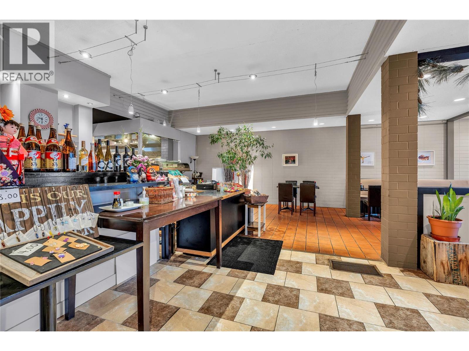 9917 Main Street, Summerland, British Columbia  V0H 1Z0 - Photo 4 - 10376898