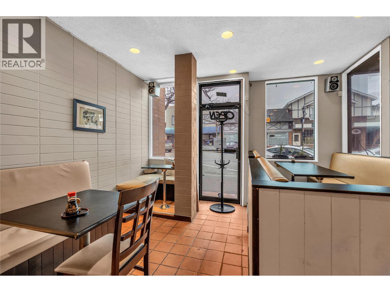 9917 Main Street, Summerland, British Columbia  V0H 1Z0 - Photo 8 - 10376898