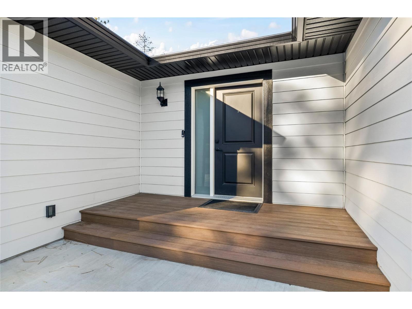 530 Muir Road, Fintry, British Columbia  V1Z 3W1 - Photo 2 - 10376968