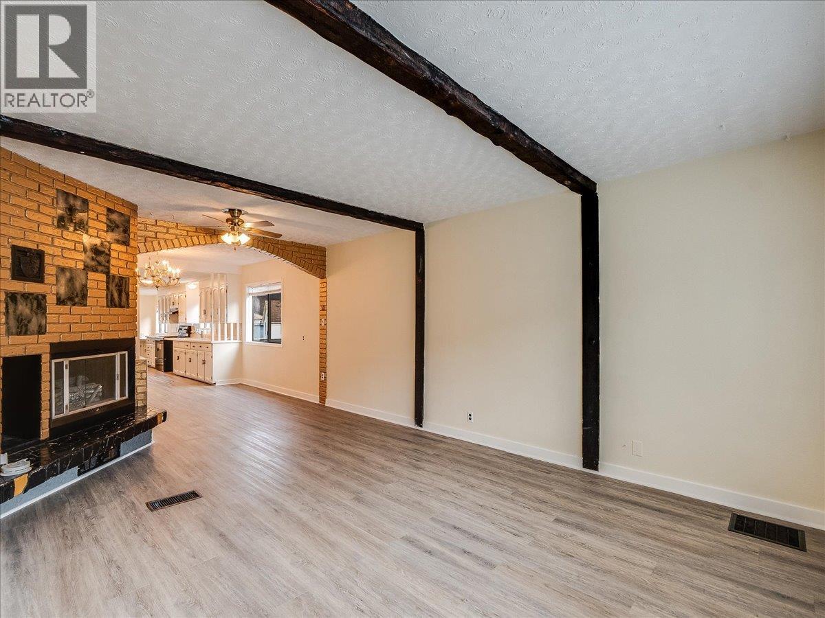 1867 Fifth Avenue, Trail, British Columbia  V1R 2G1 - Photo 14 - 10376905