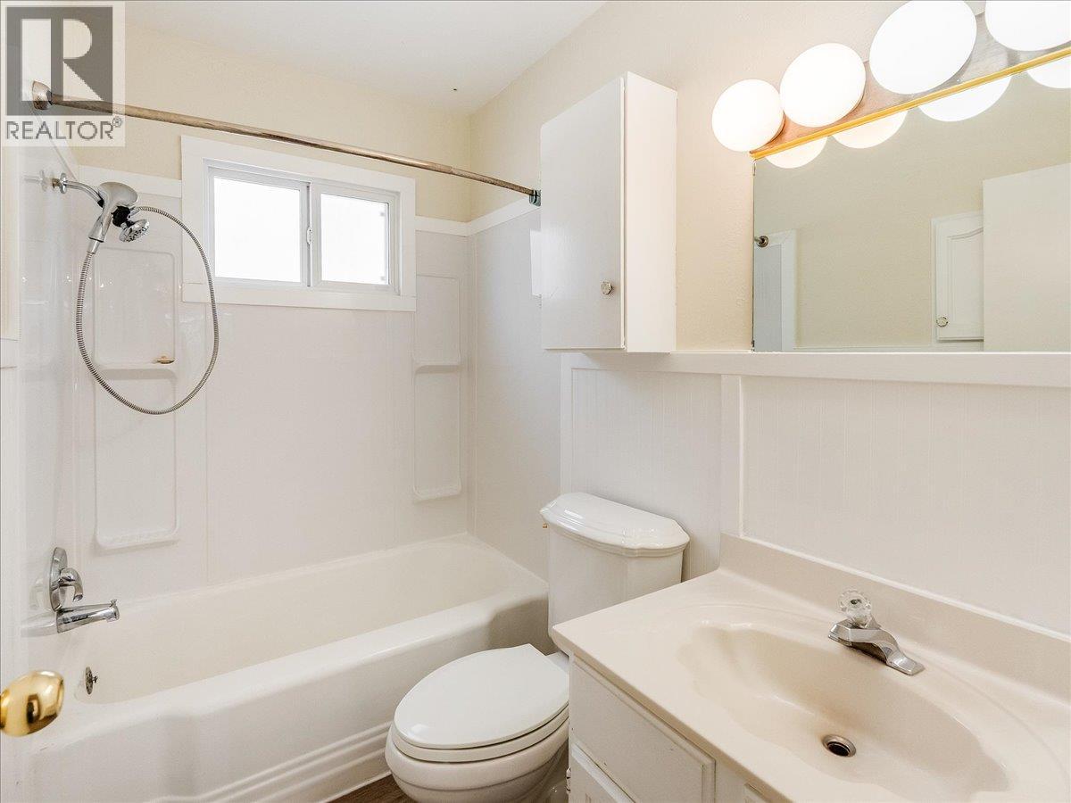 1867 Fifth Avenue, Trail, British Columbia  V1R 2G1 - Photo 22 - 10376905