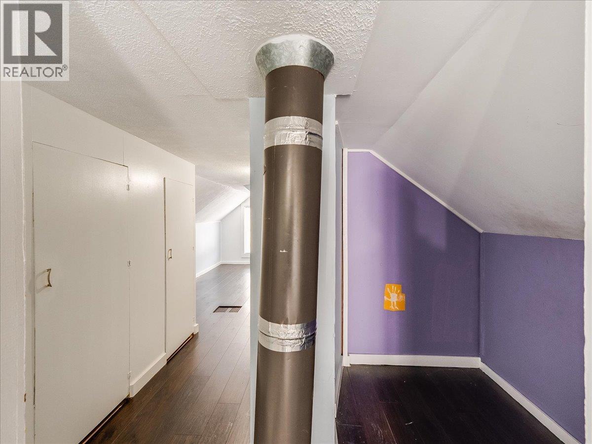 1867 Fifth Avenue, Trail, British Columbia  V1R 2G1 - Photo 27 - 10376905