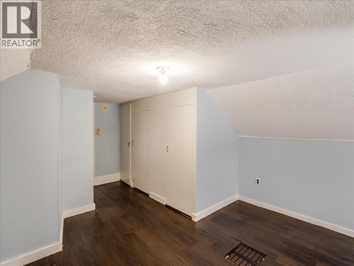 1867 Fifth Avenue, Trail, British Columbia  V1R 2G1 - Photo 29 - 10376905