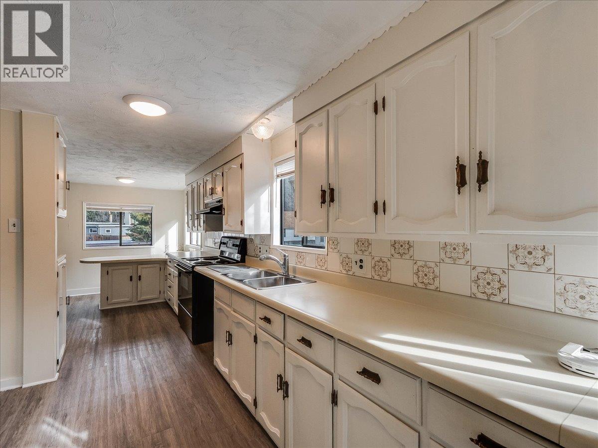 1867 Fifth Avenue, Trail, British Columbia  V1R 2G1 - Photo 31 - 10376905