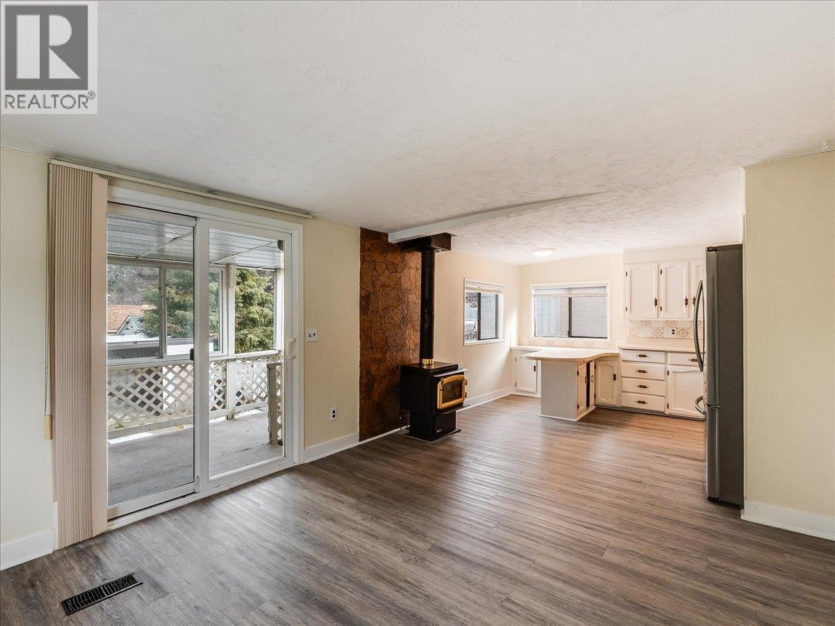 1867 Fifth Avenue, Trail, British Columbia  V1R 2G1 - Photo 37 - 10376905