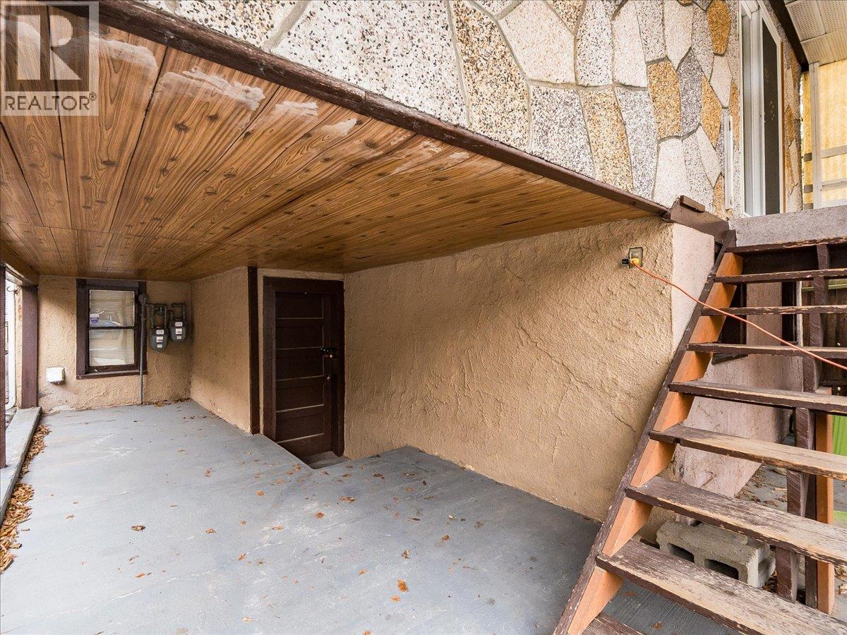 1867 Fifth Avenue, Trail, British Columbia  V1R 2G1 - Photo 41 - 10376905